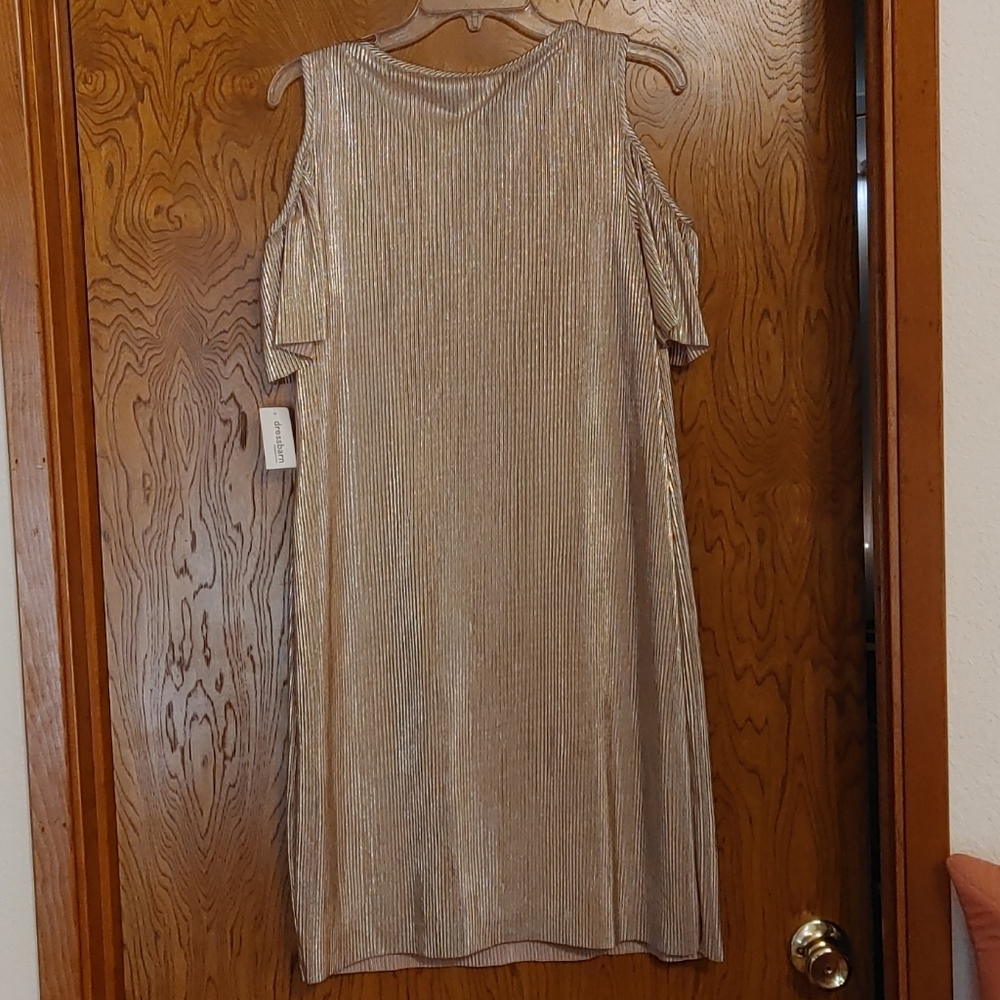 Dress - Picture 2 of 5